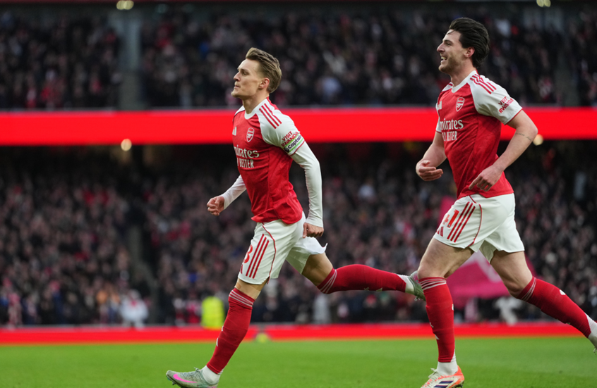 أرسنال يتخطى عقبة برايتون بصعوبة ويستعيد صدارة الدوري الإنجليزي