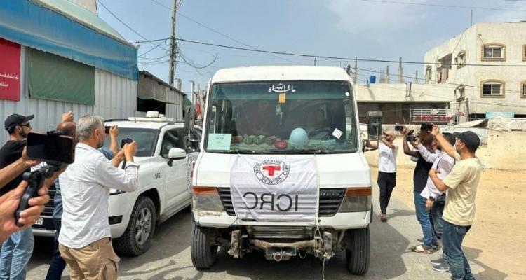بالاسماء : الاحتلال يفرج عن خمسة معتقلين من سكان قطاع غزة من سجونه