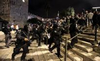 شاهد: شرطة الاحتلال تعتقل 8 فلسطينيين عند باب العامود 
