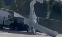بالفيديو: الطيار المحظوظ نجا من الموت.. مشهد لسقوط طائرته