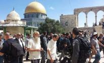 عشرات المستوطنين يقتحمون المسجد الأقصى.