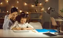 10 نصائح لمساعدة الأطفال في الواجبات المنزلية