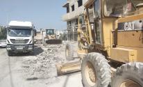 الأشغال العامة تشرع بإزالة آثار عدوان الاحتلال على مخيم نور شمس.jpg