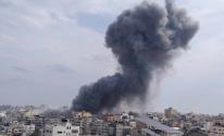 طائرات الاحتلال تقصف مسجد السوسي بمخيم الشاطئ غرب مدينة غزة.jpg