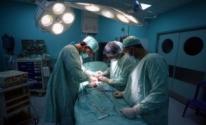 طاقم طبي من غزّة ينجح في إجراء عملية استئصال ورم لمريضة بوضعية الجلوس
