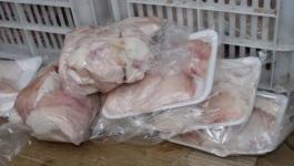 السماح باستيراد أجزاء من الدجاج إلى أسواق غزة.jpg
