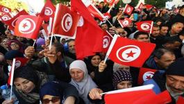 ماذا يحدث في تونس هذه الأيام ؟