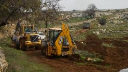 طوباس: قوات الاحتلال تستولي على معدات زراعية في منطقة الرأس الأحمر