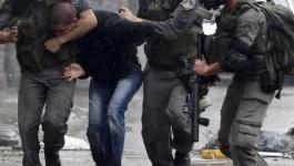 قوات الاحتلال تحتجز فتى وتستجوبه في الخليل