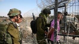 جيش الاحتلال يعتقل فلسطيني بزعم اجتيازه السياج جنوب قطاع غزّة