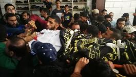 بالصور: تشييع جثامين شهيدين ارتقوا بقصف الاحتلال وسط القطاع