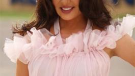 الفنانة لطيفة