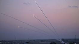 صورة: إطلاق صواريخ من غزّة صوب مستوطنات الغلاف