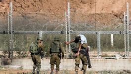 الاحتلال يعتقل شابين بعد إصابة أحدهما برصاصه شرق رفح
