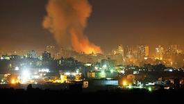طائرات الاحتلال الحربية تستهدف مواقع في قطاع غزّة