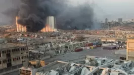 مشاهد مُرعبة لأولى لحظات انفجار مرفأ بيروت الضخم