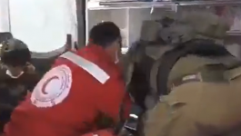 الاحتلال يعتدي على شاب داخل سيارة إسعاف في الأغوار