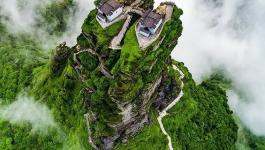 تعرف على سر المعبدين التوأمين على قمة جبل فانجينغ المقدس فى الصين