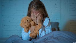 نصائح تُساعدك في علاج خوف طفلكِ عند النوم
