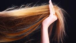 وصفات طبيعية  للتخلص من تقصف الشعر بدون 