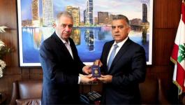 فلسطين تمنح المدير العام للأمن اللبناني وثيقة مواطنة الشرف