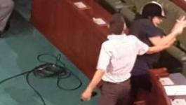 رئيسة حزب تتعرض للضرب داخل البرلمان التونسي