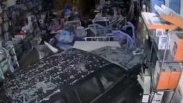 بالفيديو | امرأة سعودية تدمر محلا بسيارتها خلال تدربها على القيادة