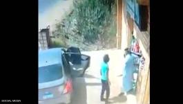 بالفيديو: مشهد يوثق خطف طفل بمصر