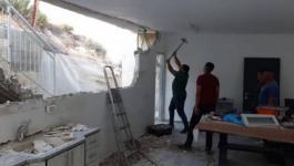 القدس: الاحتلال يجبر عريسًا على هدم منزله قسرًا