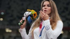 بولندية تبيع ميداليتها الأولمبية لإجراء جراحة لطفل رضيع