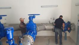 شركة إسرائيلية تبدأ ضخ المياه إلى الخزانات المخصصة جنوب قطاع غزة