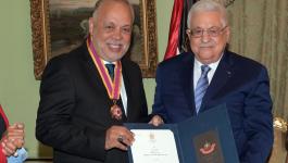 فلسطين تكرّم أشرف زكي بأعلى وسام ثقافي في الدولة