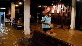 بالفيديو: فيضان يحول مطعما إلى مقصد سياحي في تايلاند
