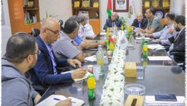 غزة: البلدية تناقش مع لجنة تجار سوق الزاوية سبل تنظيم السوق