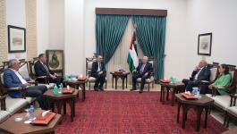 الغانم يُطلع الرئيس عباس على سير العمل في سلطة الأراضي