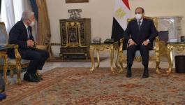 الرئيس المصري عبد الفتاح السيسي يلتقي وزير خارجية اسرائيل يائير لابيد.jpg