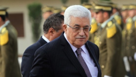الرئيس عباس يُهنئ نظيره الفرنسي بمناسبة فوزه بالانتخابات الرئاسية