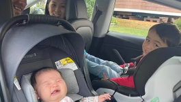 ولادة طفلة فى سيارة ذاتية القيادة أثناء سيرها