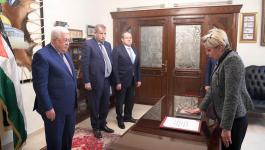 ستشار الرئيس للشؤون الدبلوماسية مجدي الخالدي، ومدير عام الصندوق القومي الفلسطيني الوزير رمزي خوري.