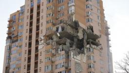 استهداف مبنى سكنيًا في العاصمة الأوكرانية