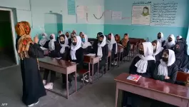 طالبان فتحت مدارس الفتيات الثانوية لساعات ثم 