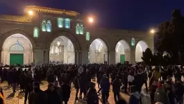 آلاف المواطنين يلبون نداء الفجر العظيم في المسجد الأقصى ومساجد الضفة