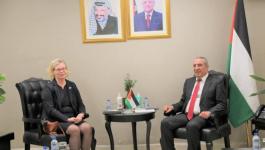 حسين الشيخ يلتقي بسفيرة فنلندا لدى فلسطين في رام الله