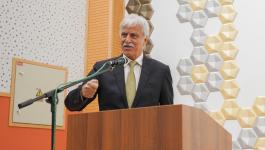 وزير التربية والتعليم يقدم استقالته لرئيس الحكومة الفلسطينية