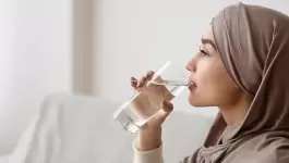 6 قواعد عند شرب الماء في رمضان