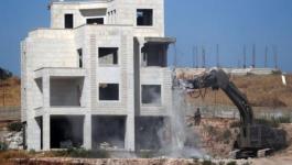بالفيديو: جرافات الاحتلال تهدم مبنى في الطيرة