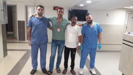 إجراء عملية جراحية ضخمة على الشريان الأبهر البطني في مستشفى القدس بغزّة