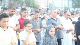 مواطنو غزّة يؤدوا صلاة عيد الأضحى المبارك في العراء