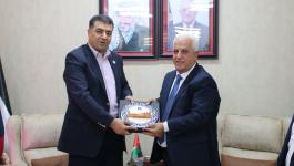 محافظ الخليل يستقبل وزير الزراعة الأردني خالد حنيفات