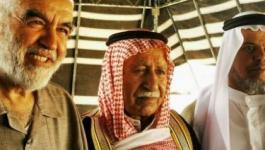 الاحتلال يقرر منع قاضي عشائري من المرور عبر المعابر الإسرائيلية